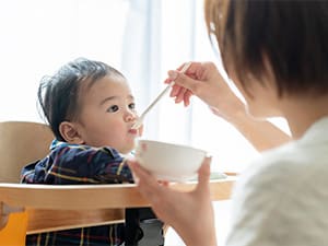 0歳からの口育指導について